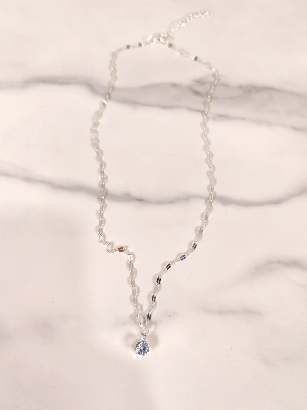 Collana Punto Luce con Zircone Solitario e Catena a Maglie Decorative