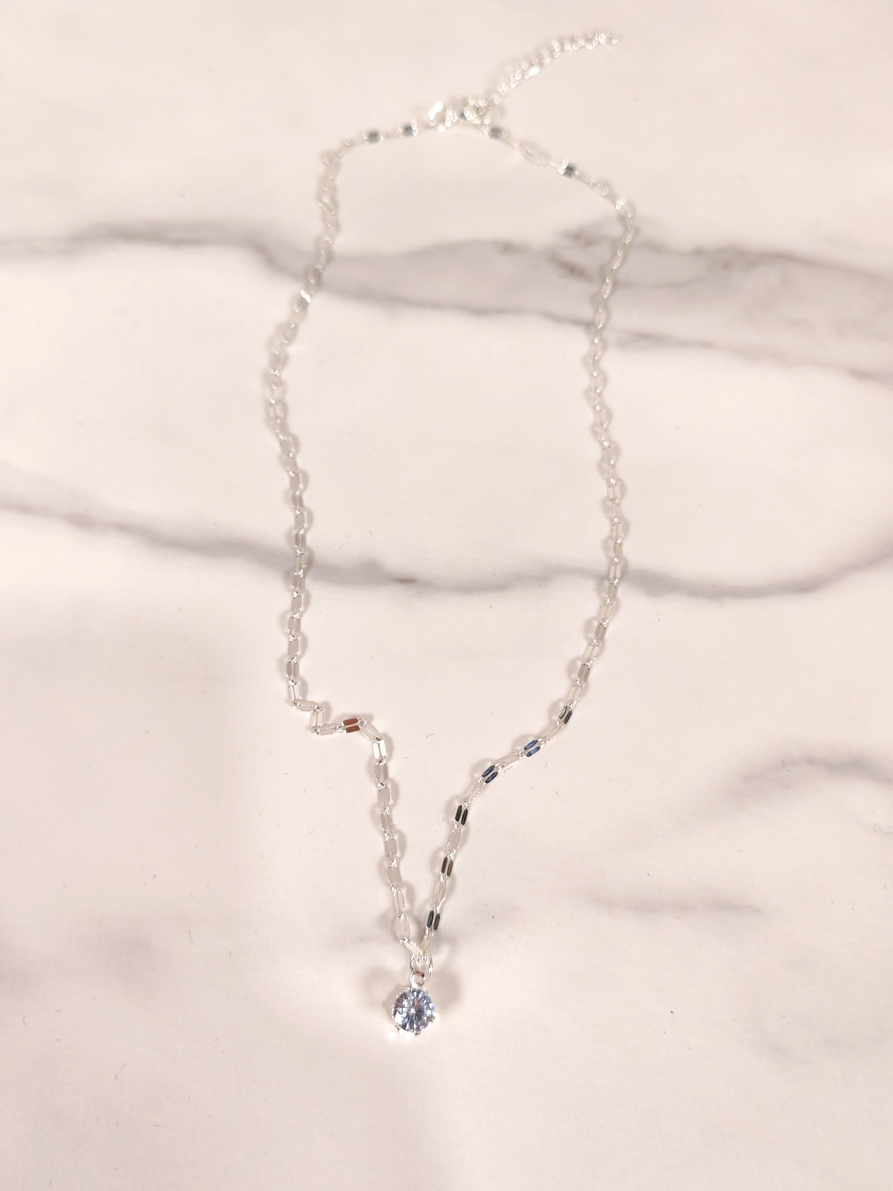 Collana Punto Luce con Zircone Solitario e Catena a Maglie Decorative
