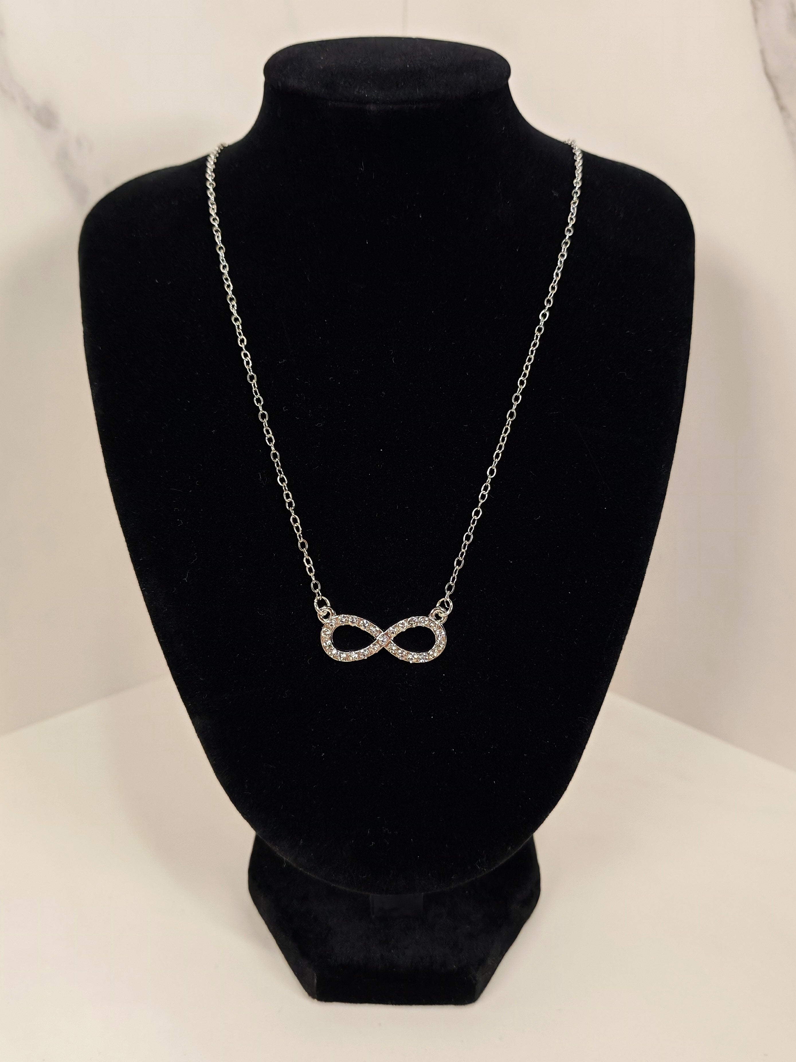 Collana Infinito Brillante – Un Legame senza fine