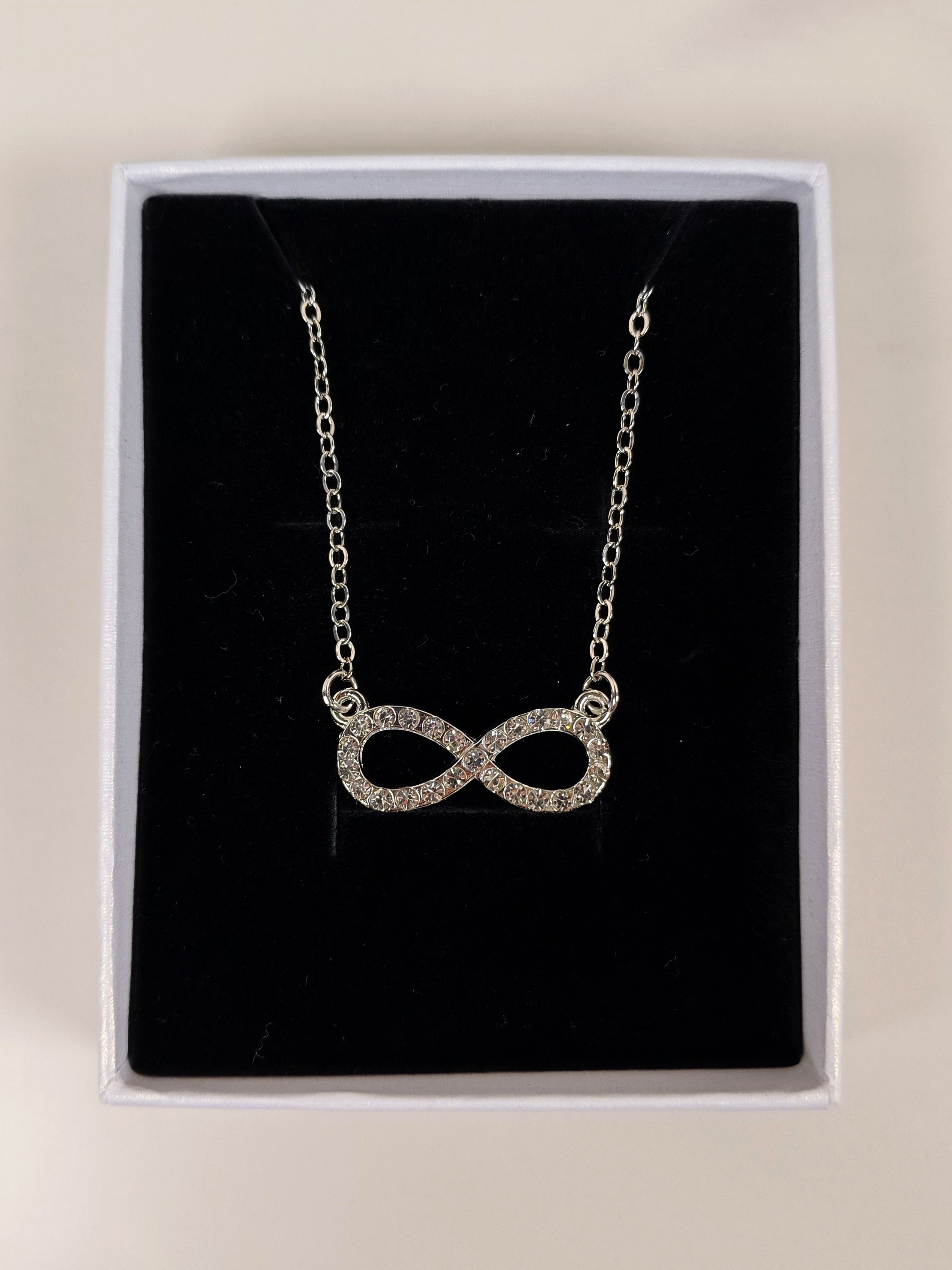 Collana Infinito Brillante – Un Legame senza fine