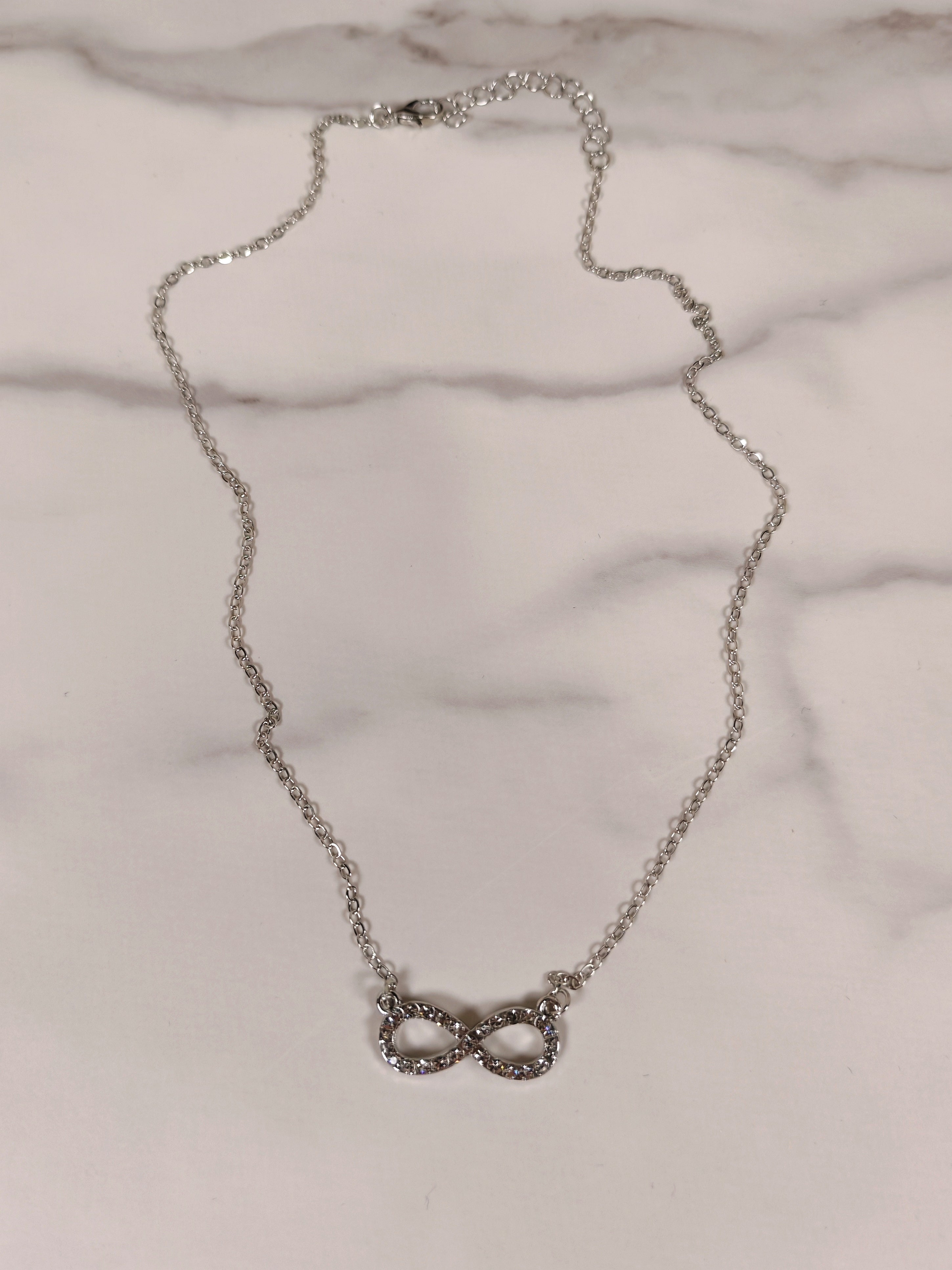 Collana Infinito Brillante – Un Legame senza fine
