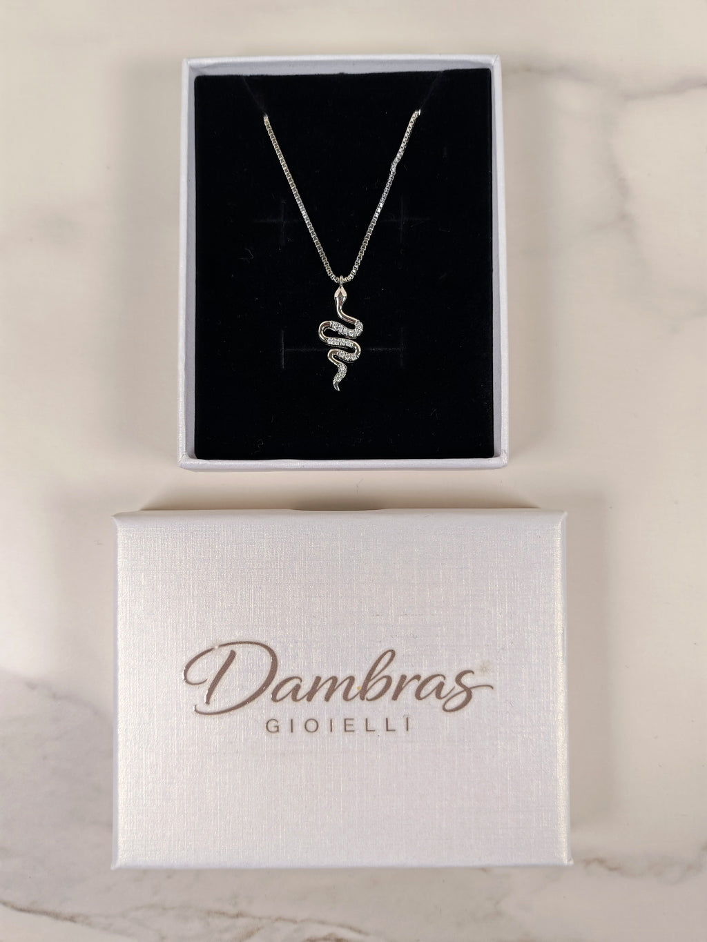 Collana Serpente in Acciaio con Zirconi Luminosi – Accessorio Elegante