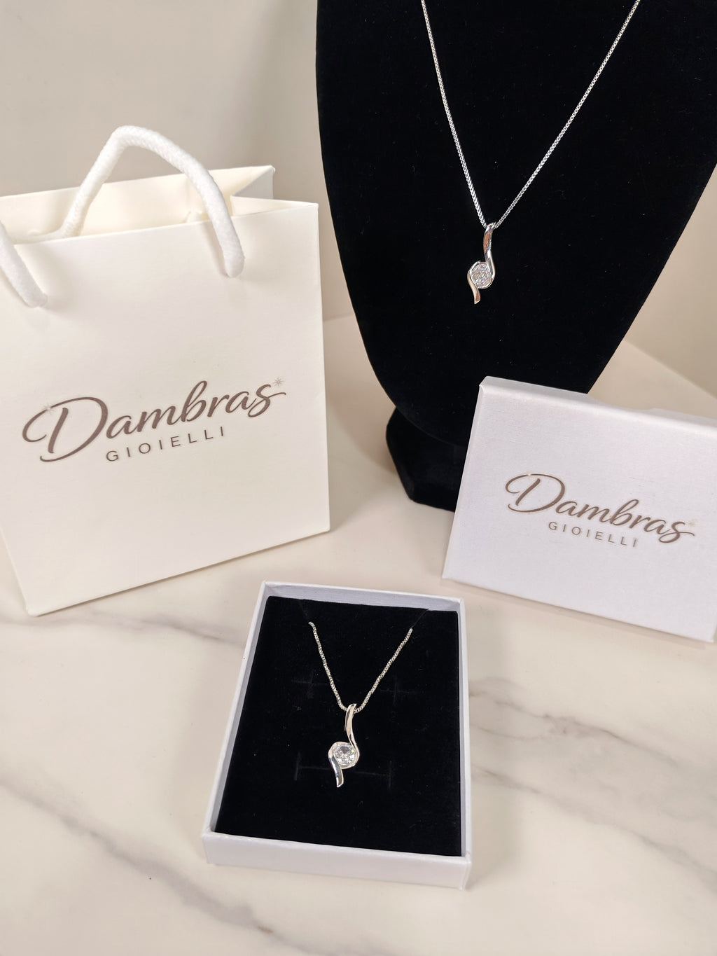 Collana Sinuosità Luminosa con Pendente Punto Luce