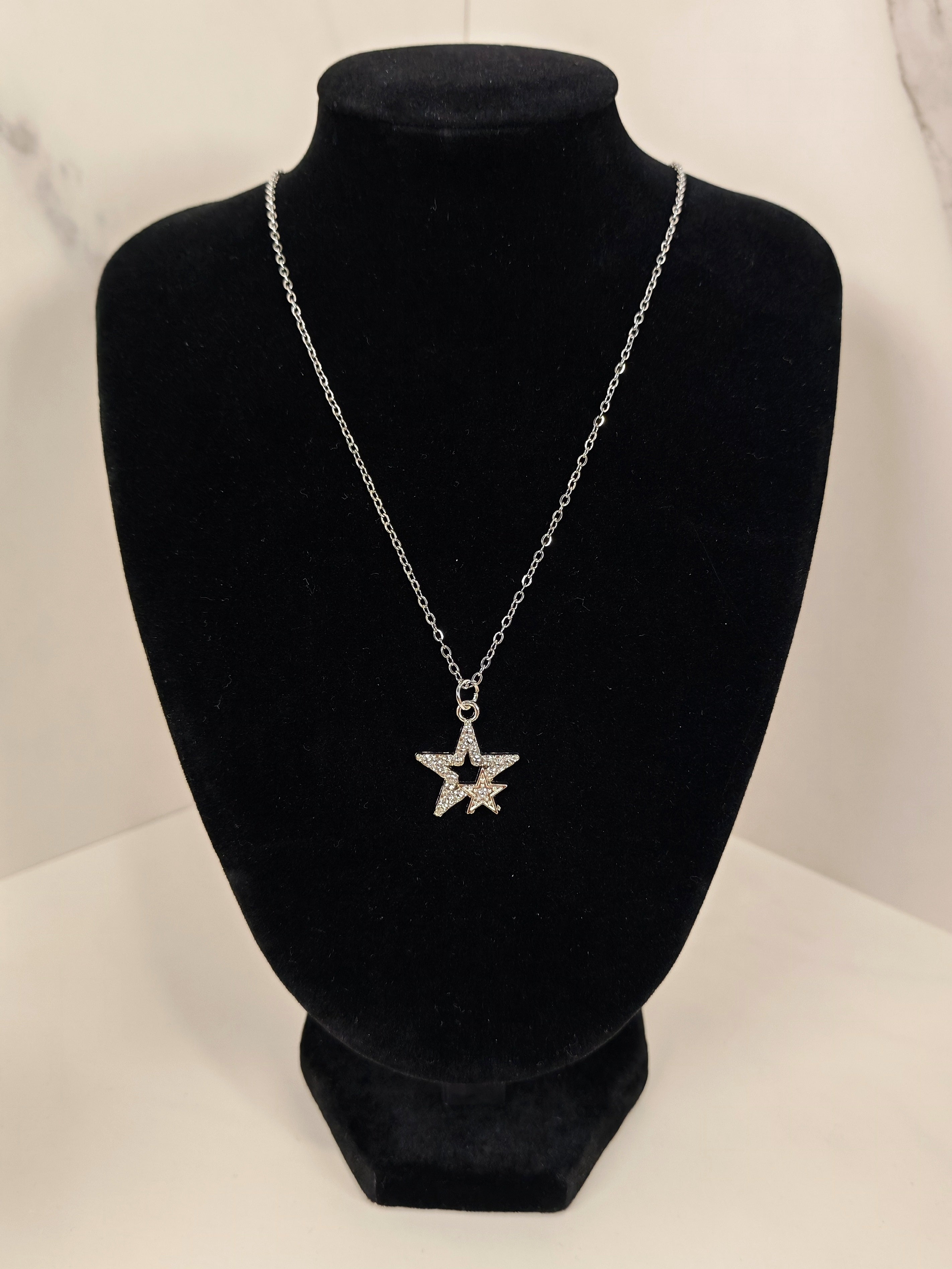 Collana Intreccio di Stelle con Zirconi Luminosi