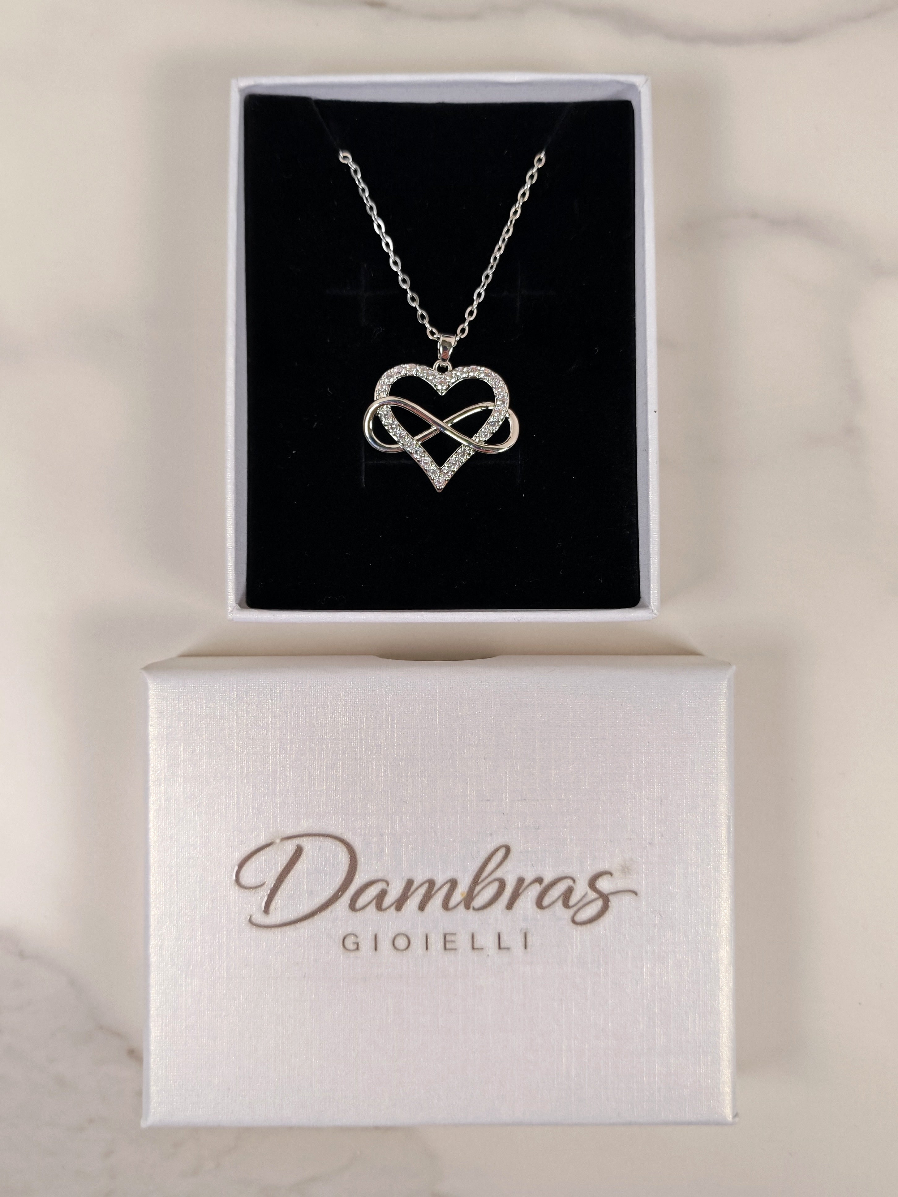 Collana Abbraccio Luminoso  Infinito con Cuore e Zirconi