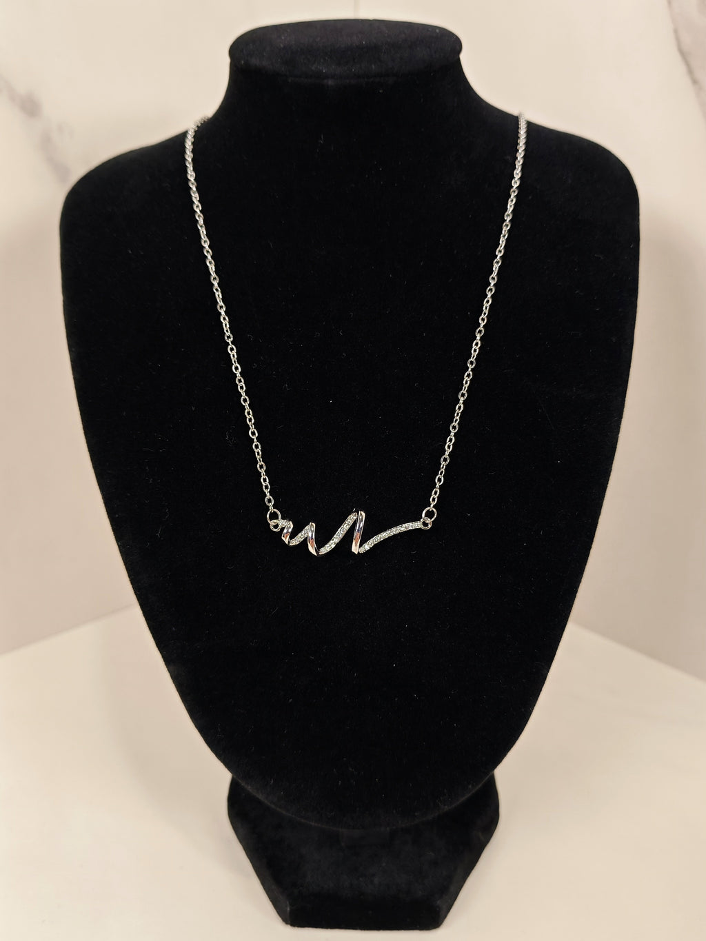 Collana Onda di Luce con Zirconi Brillanti