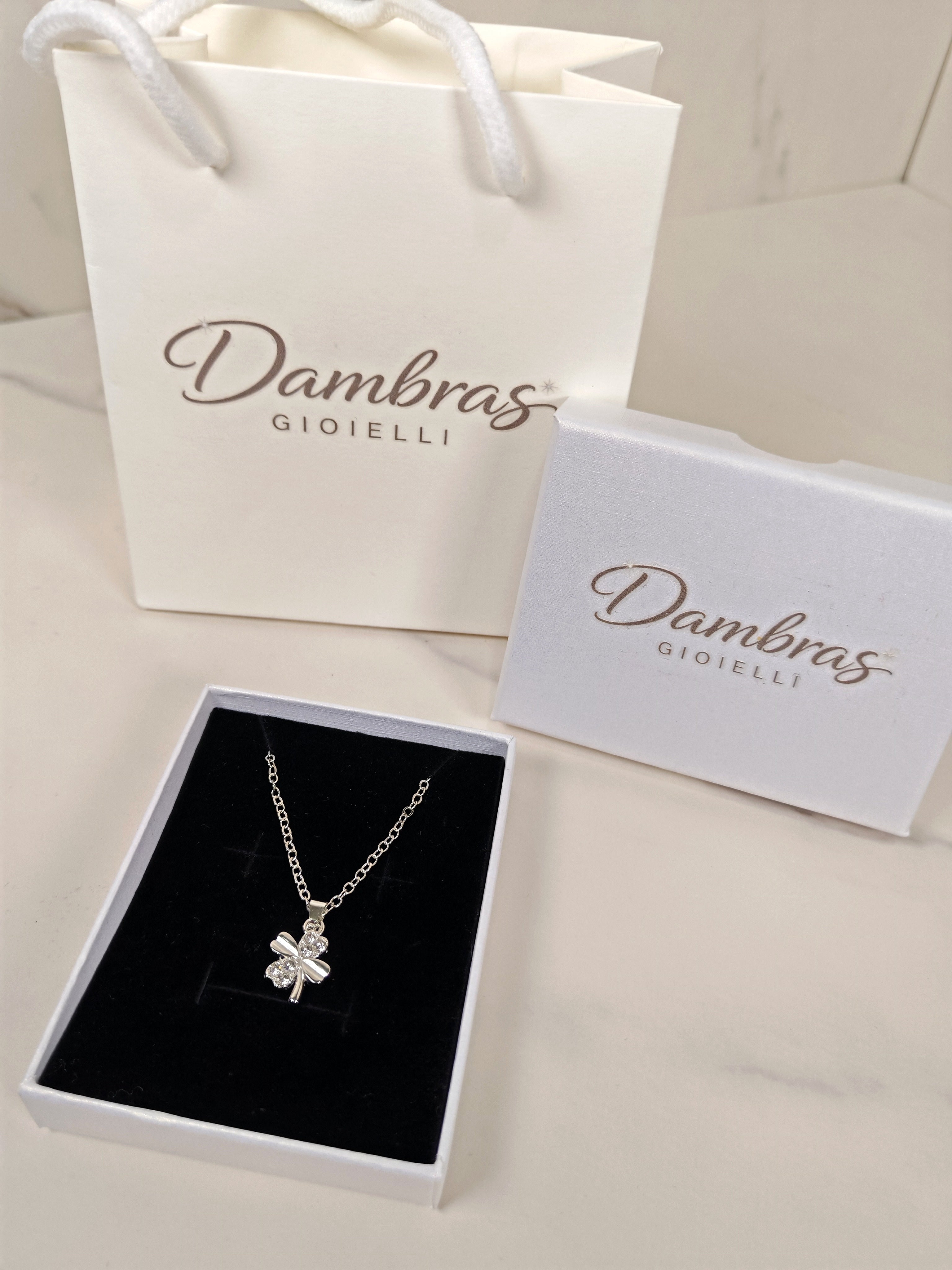 Collana Girocollo Quadrifoglio Silver con Punti Luce in Zircone