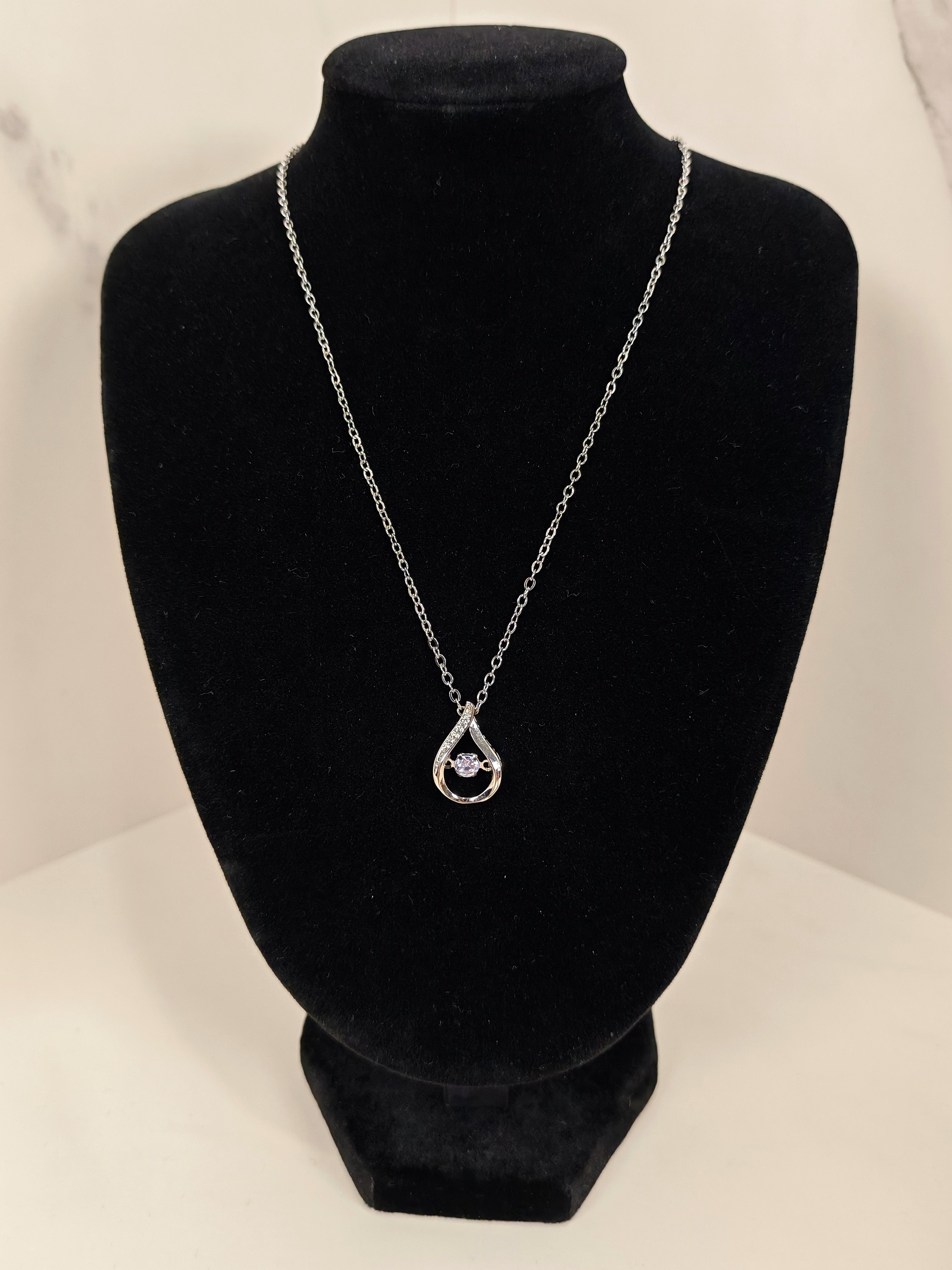 Collana Luce Infinita con Ciondolo a Goccia e Zircone Centrale