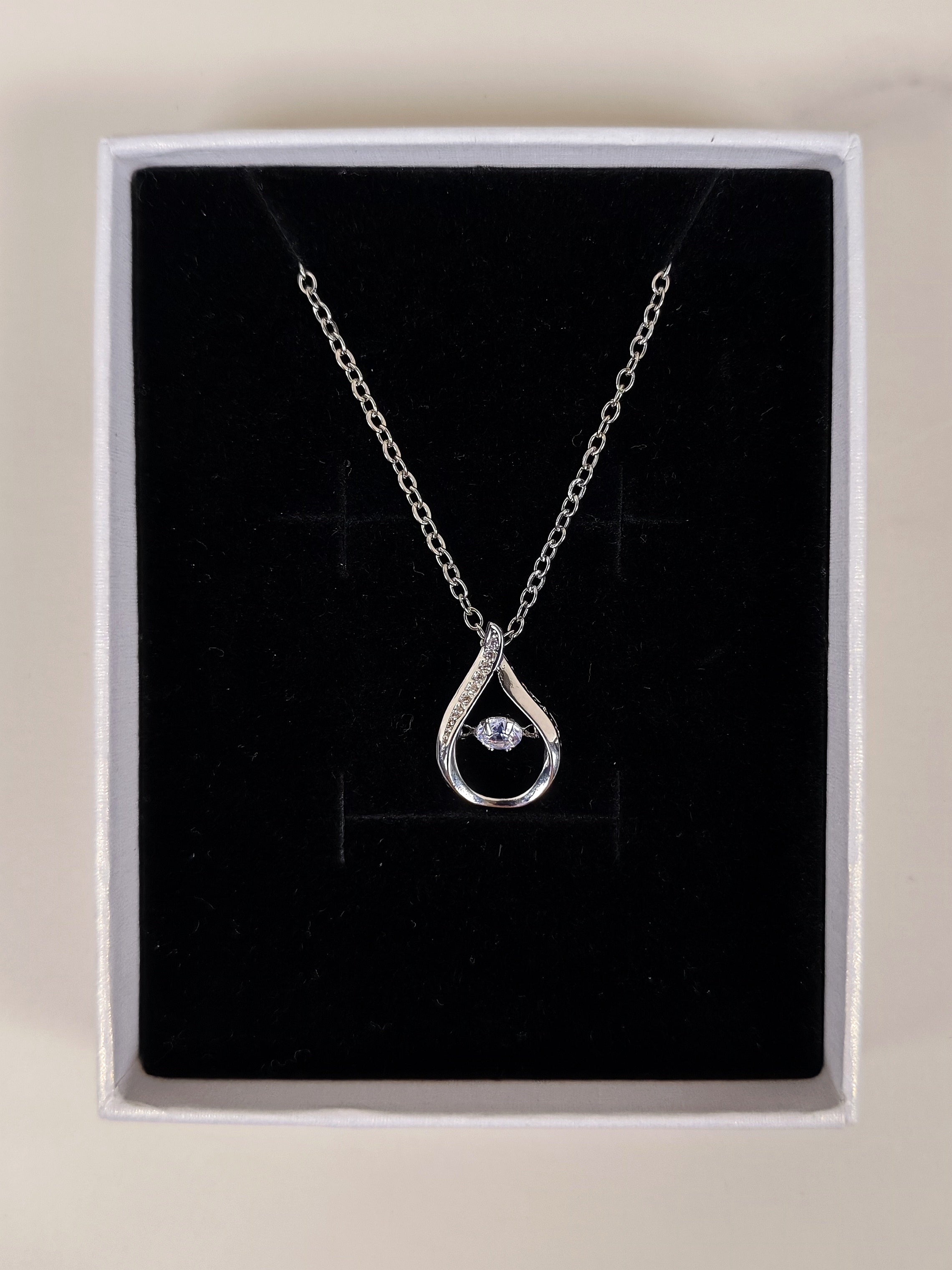 Collana Luce Infinita con Ciondolo a Goccia e Zircone Centrale