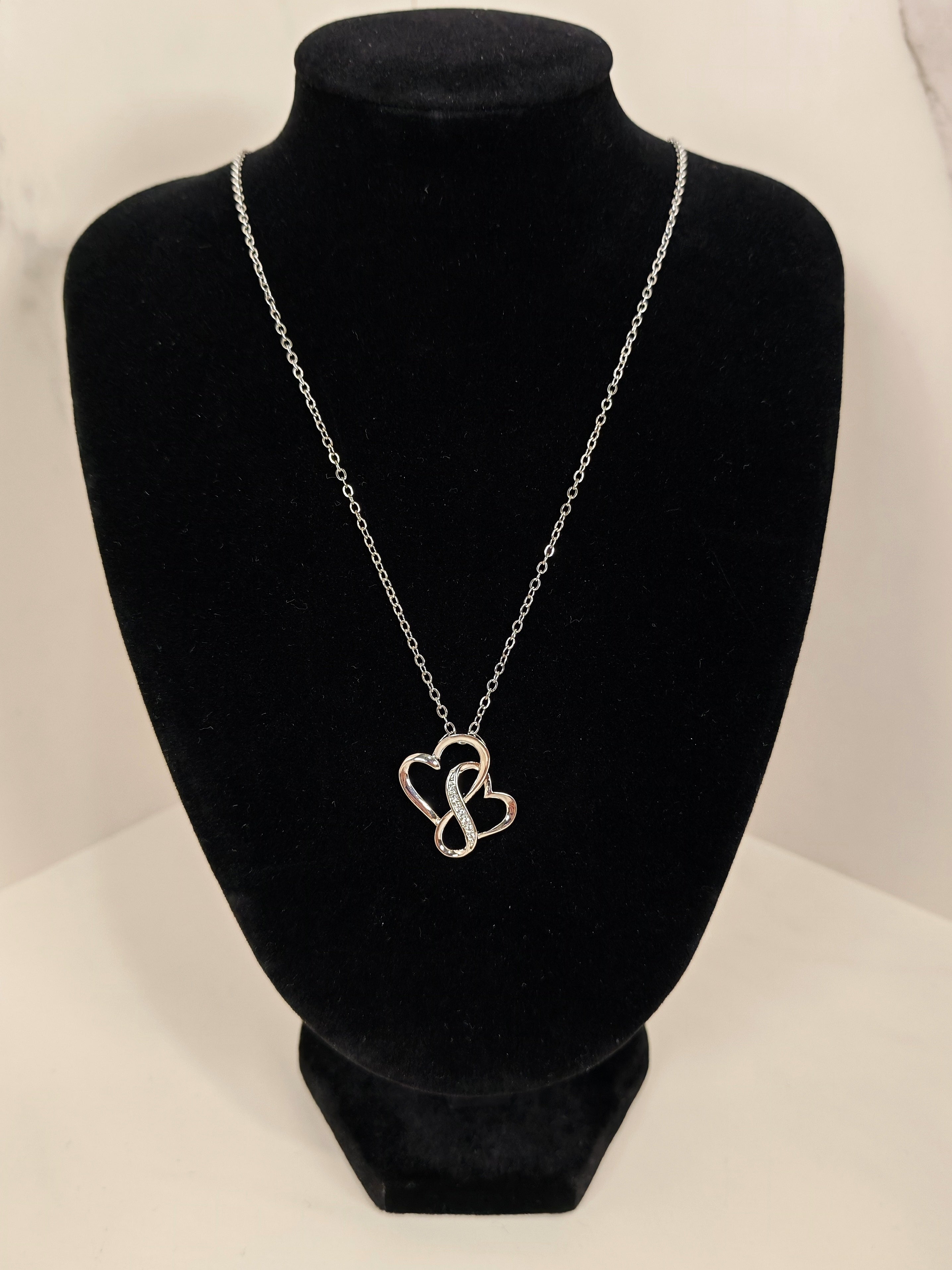 Collana con Ciondolo a Cuori Intrecciati - Luce e Amore