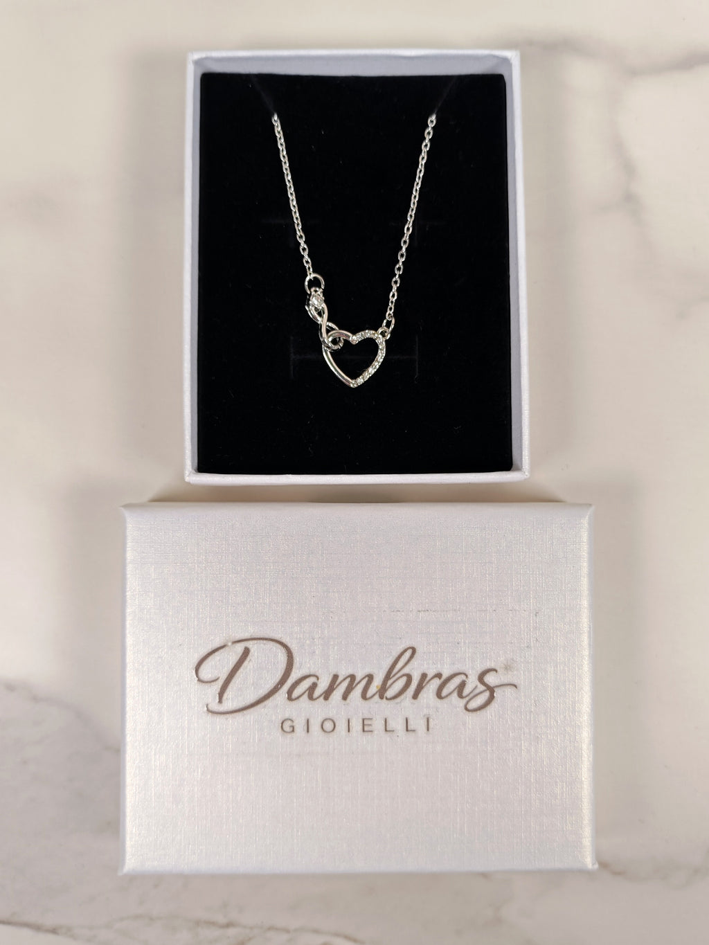 Collana Cuore Infinito con Zirconi Luminosi