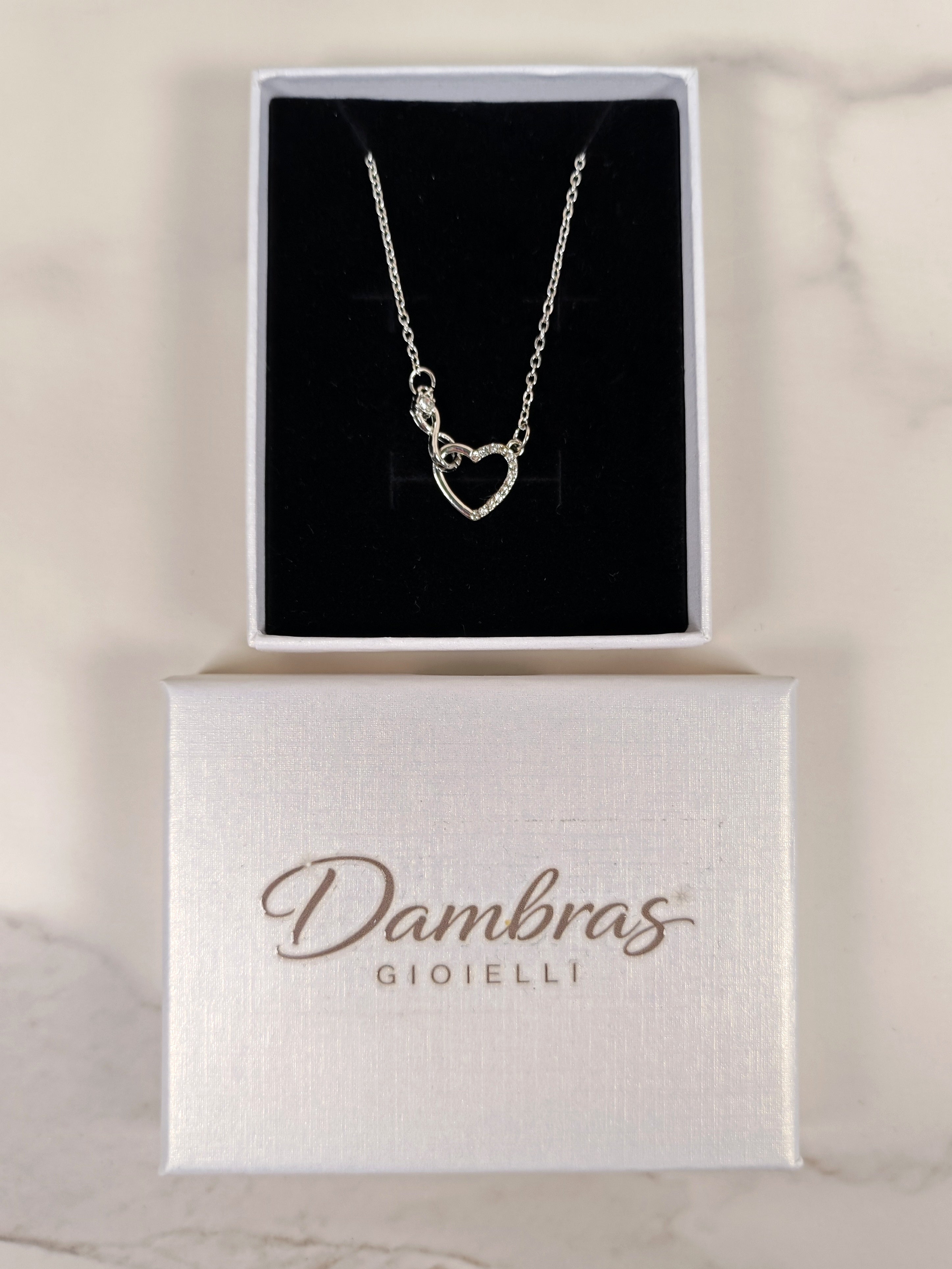 Collana Cuore Infinito con Zirconi Luminosi